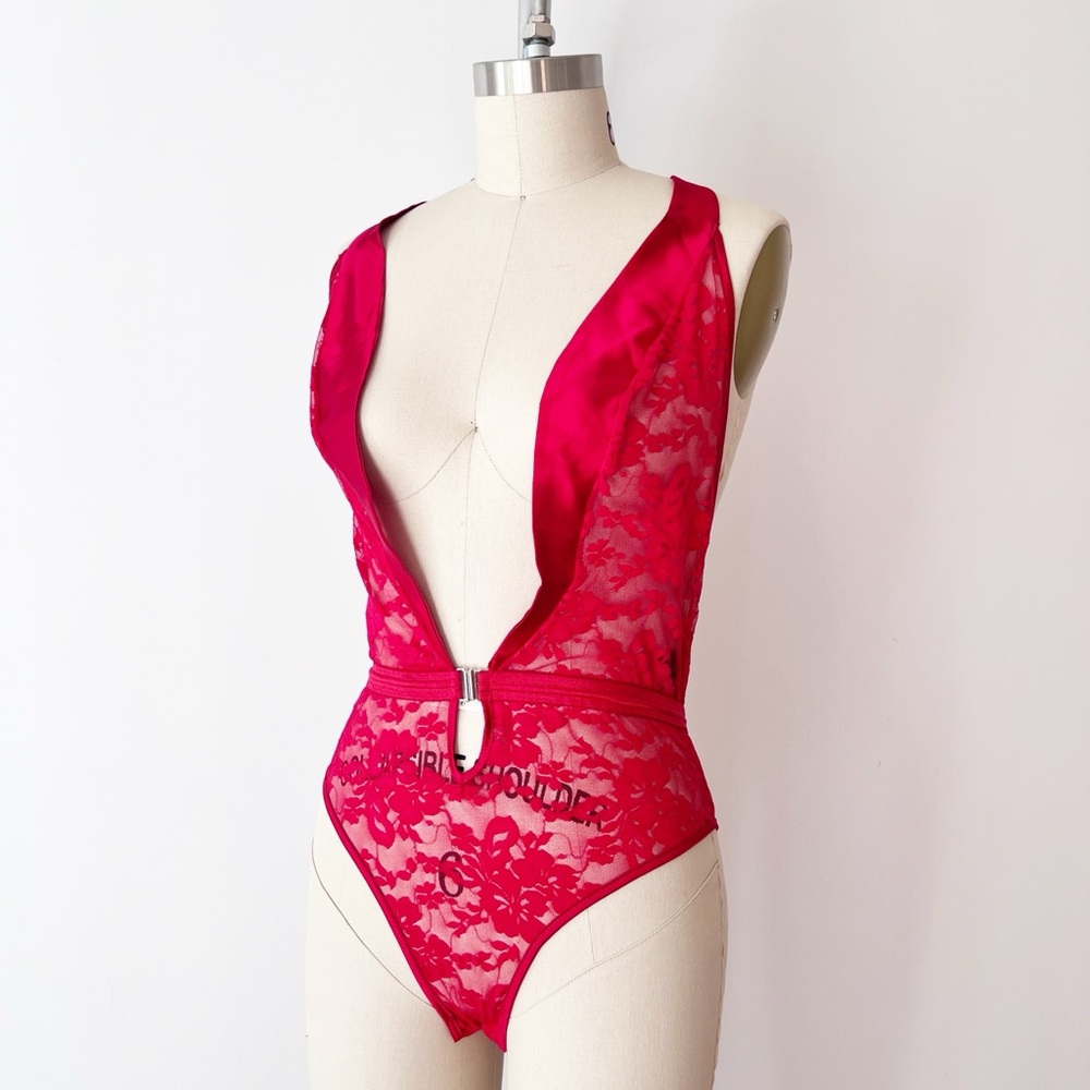 Frederick's of Hollywood Chain Back Red Lace Bodysuit, Sexy Open Front Size L‎
